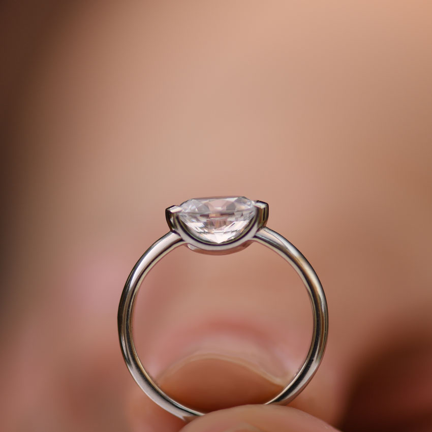 Oval Diamond Engagement Ring setting
