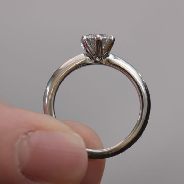 Round Cut Solitaire Diamond Engagement Ring With a 6 Prong Setting