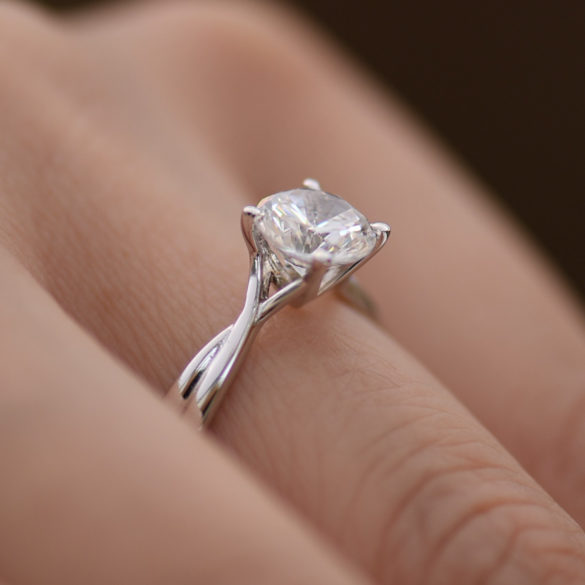 Round Cut Solitaire Diamond Engagement Ring With a Twisted Band