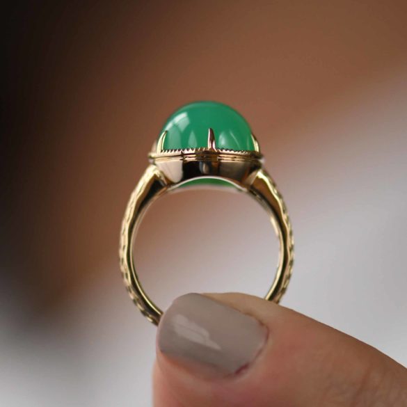 Green Chalcedony Gold Ring with Vintage Tuck and Roll Design gemstone full profile view