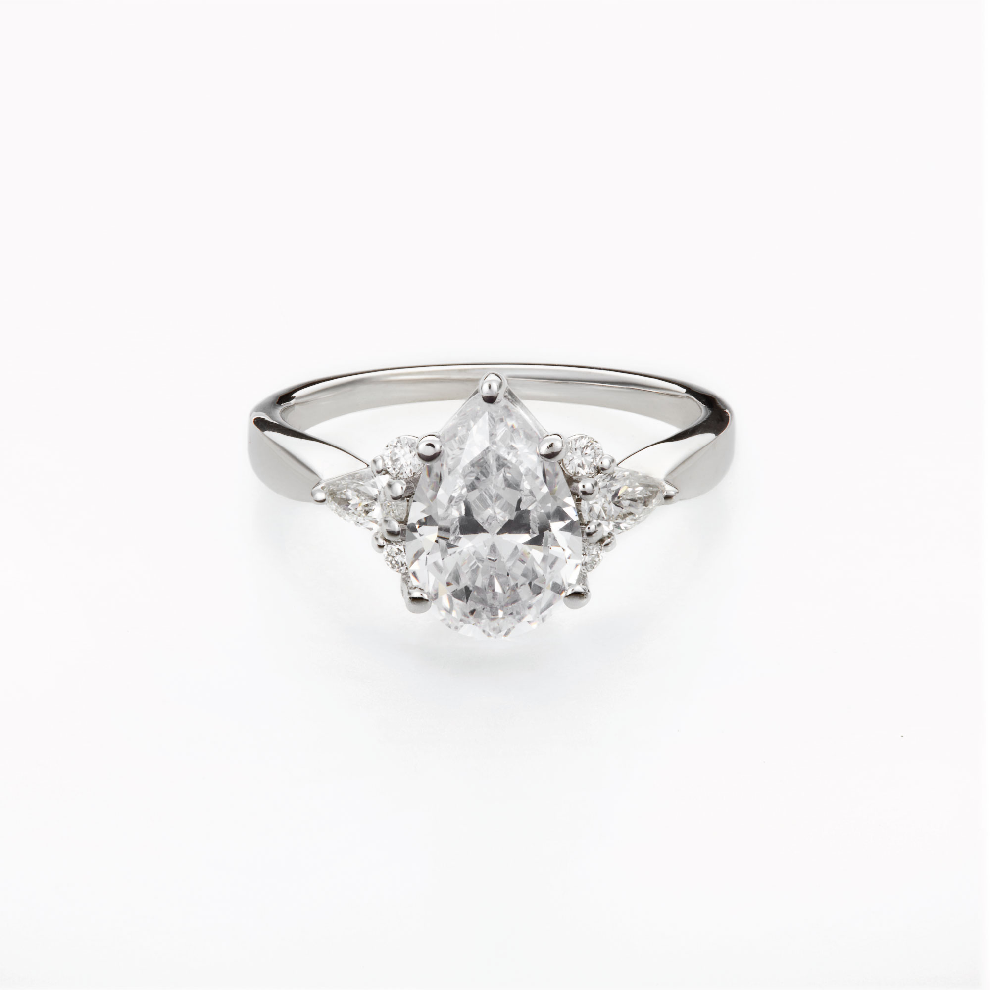 pear shape classic with pave accents in a streamlined band