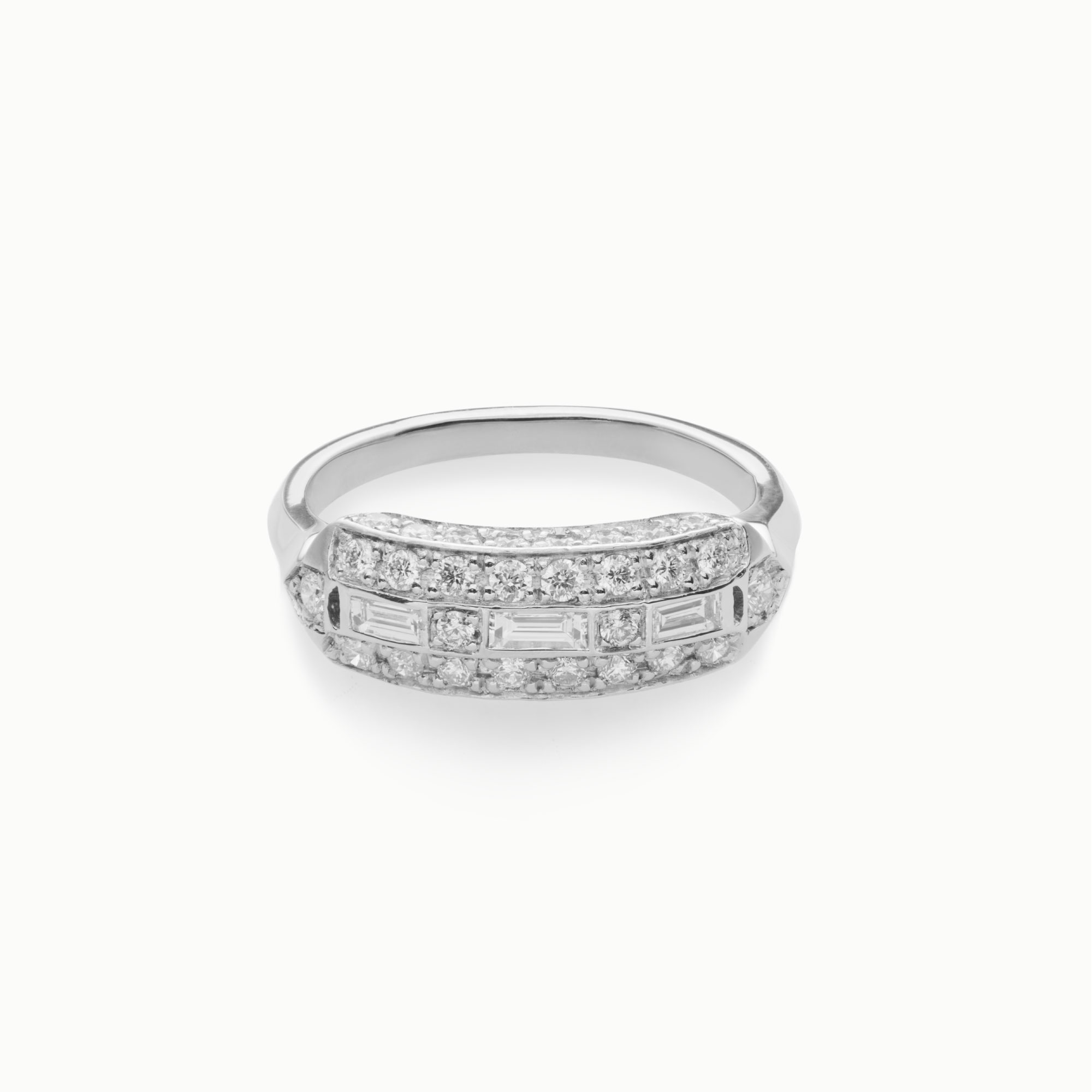 vintage style diamond saddle ring