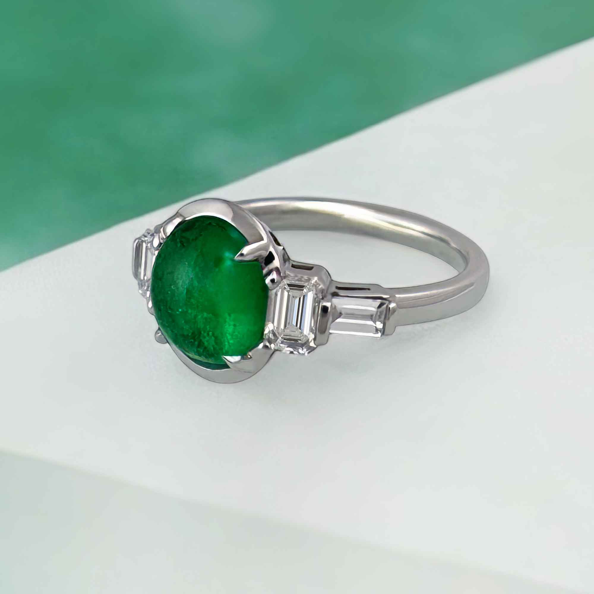 Emerald Cabochon Art Deco White Gold Ring