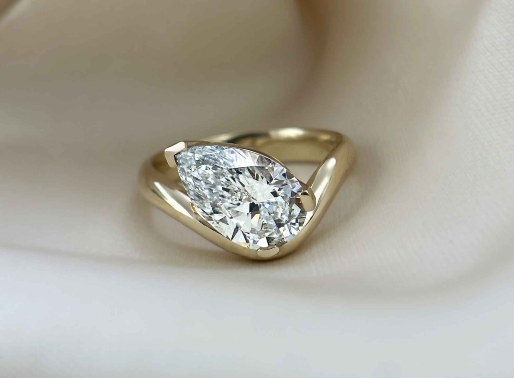 PEAR-CUT DIAMOND SOLITAIRE RING